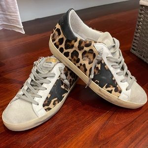 Size 38 women’s golden goose super star, rarely worn